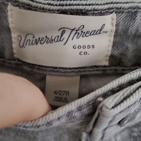 Universal Thread Grey Midi Shorts with Vintage Stretch - Picture 3 of 12